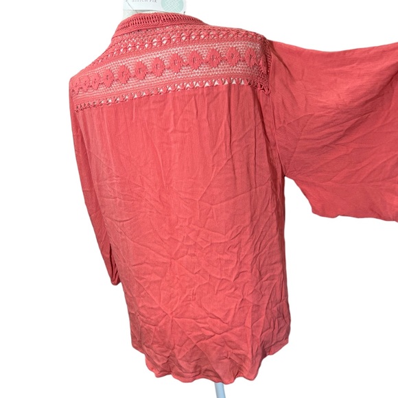💥2/$15 NWT JohnPaulRichard stitch fix coral tie front lace insert top small - Picture 7 of 13